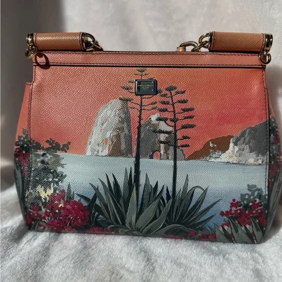 🌟HOST PICK🌟. DOLCE E GABBANA SICILY CAPRI BAG IN LIKE NEW CONDITION - Picture 7 of 13